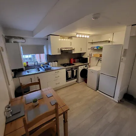 Cosy Apartment By Clapham South Underground! London Exterior photo
