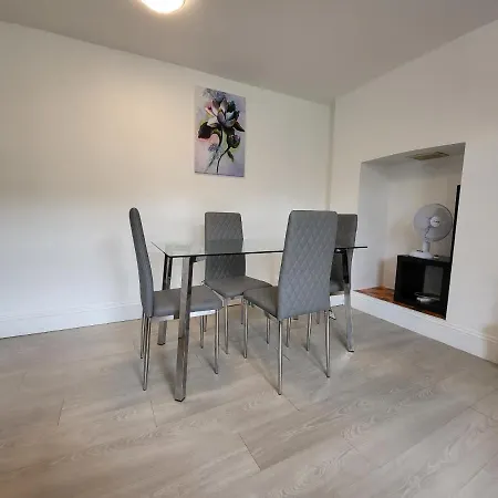 Cosy Apartment By Clapham South Underground! London Exterior photo