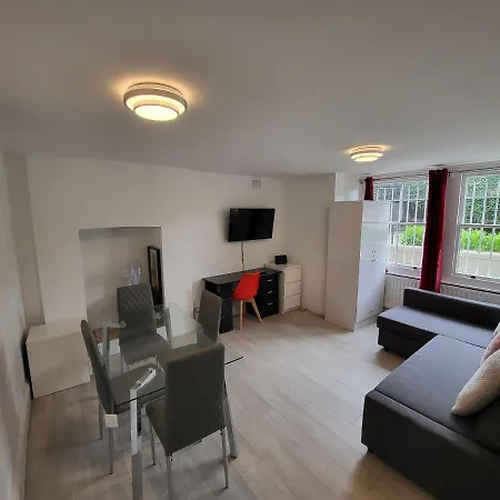 Cosy Apartment By Clapham South Underground! London Exterior photo