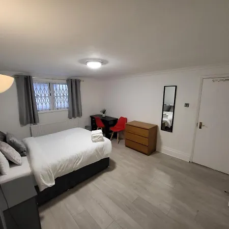 Cosy Apartment By Clapham South Underground! London Exterior photo