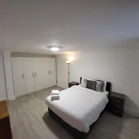 Cosy Apartment By Clapham South Underground! London Exterior photo