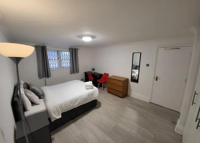 Cosy Apartment By Clapham South Underground!