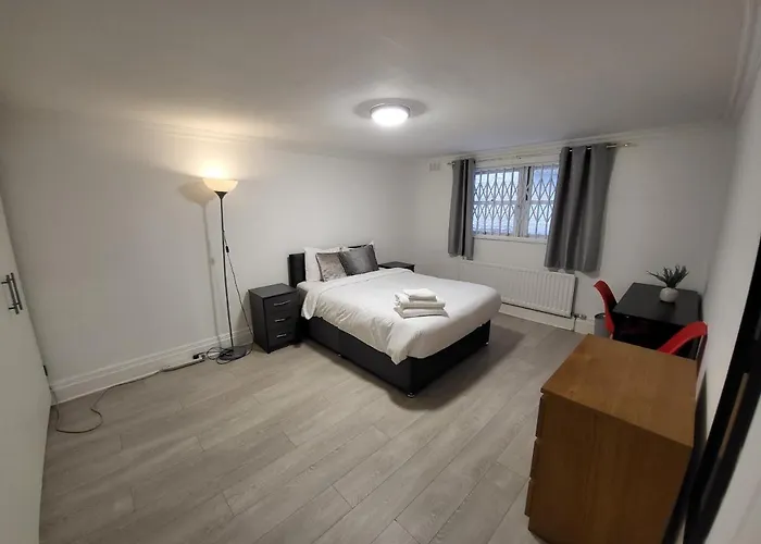 Cosy Apartment By Clapham South Underground!