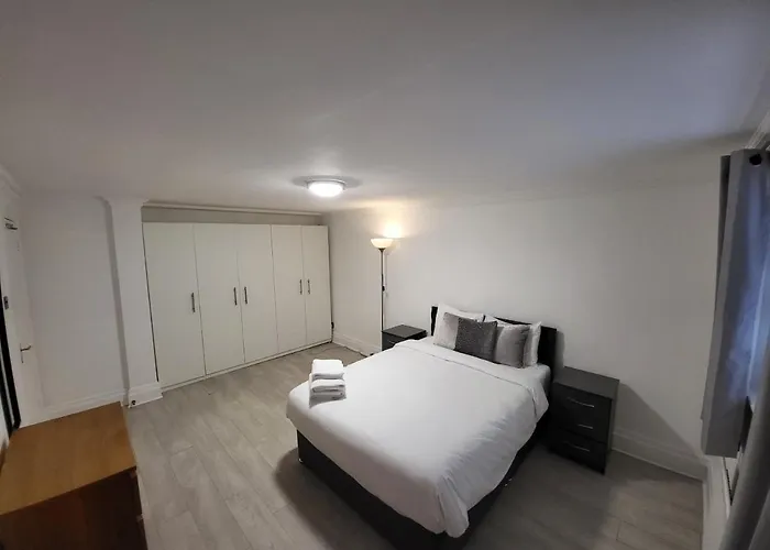 Cosy Apartment By Clapham South Underground!